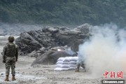 测桃花运西藏军区某部高原峡谷实弹射击 锤炼实战能力